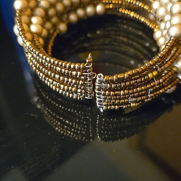 Elegant Gold Tone Champagne Cream Beaded Bracelet Cuff Shine One Size - Picture 7 of 11